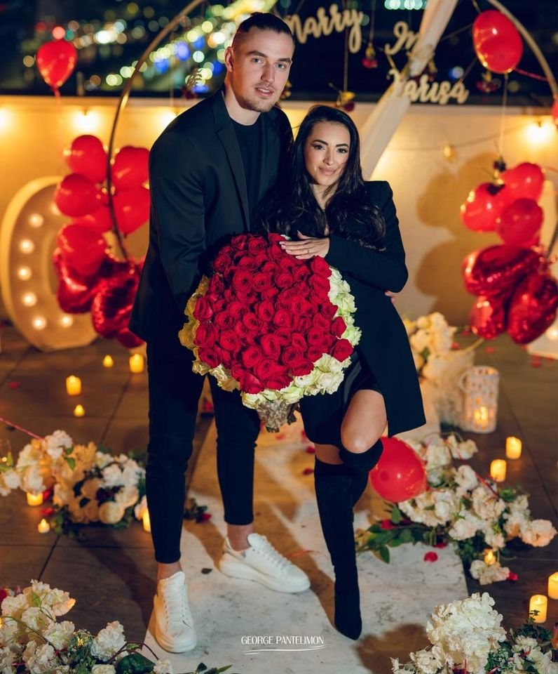 Larisa Iordache se căsătoreşte cu Cristian Chiriță: Un sincer DA! Primele imagini cu cei doi, după ce s-au logodit